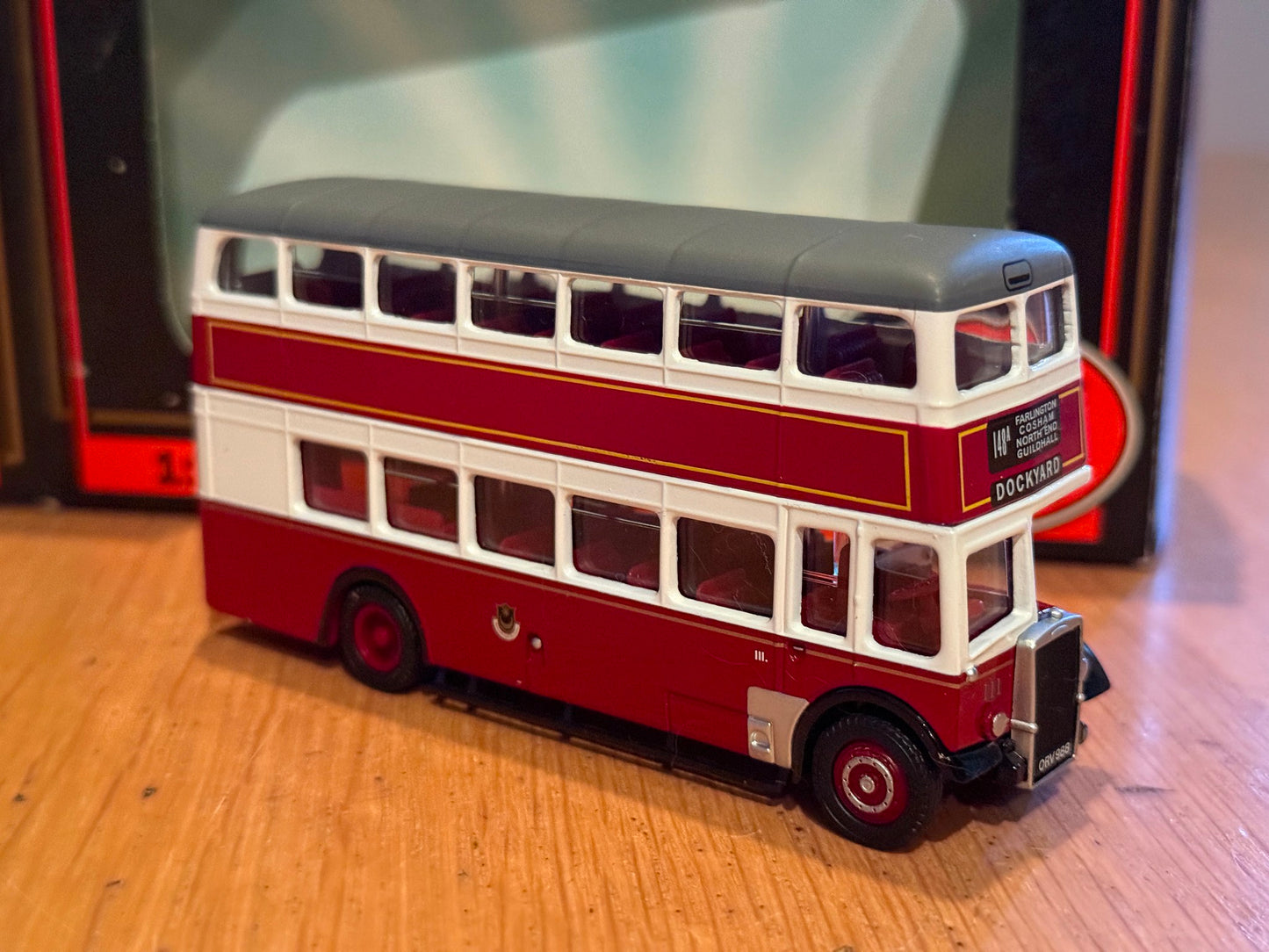 EFE OO Gauge 1:76 20008 - Leyland PD2/12 Orion - Portsmouth Corporation