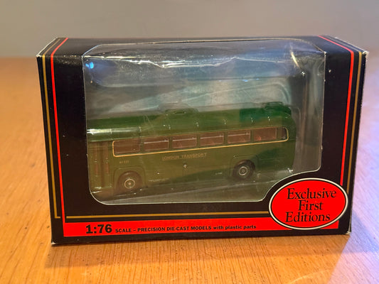 EFE OO Gauge 1:76 23301 - AEC RF London Transport Country Services
