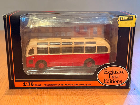 EFE OO Gauge 1:76 16205 - Bristol MW Coach - Wilts And Dorset