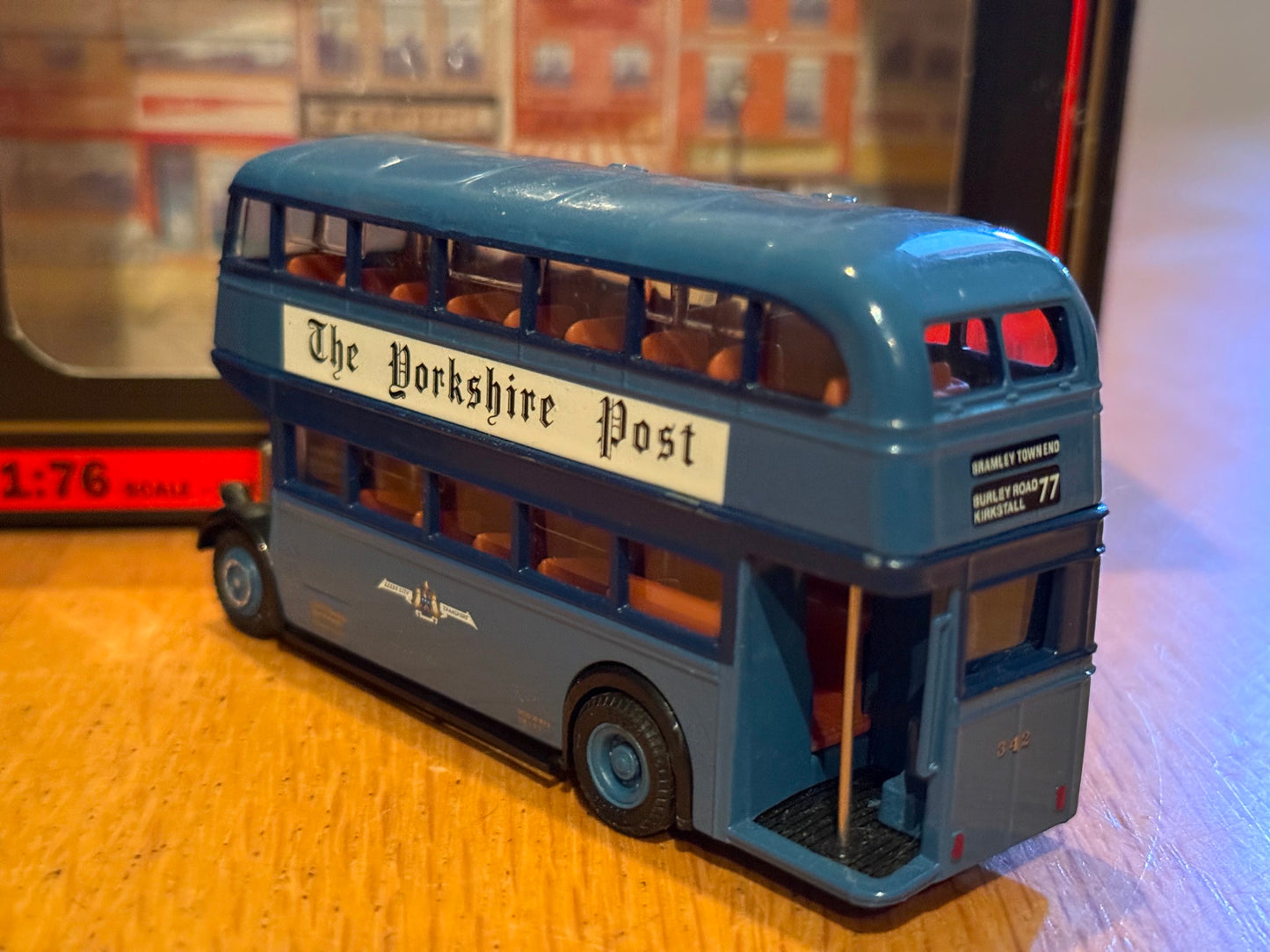 EFE OO Gauge 1:76 16104 - Leyland PD2 Highbridge Bus - Leeds Transport