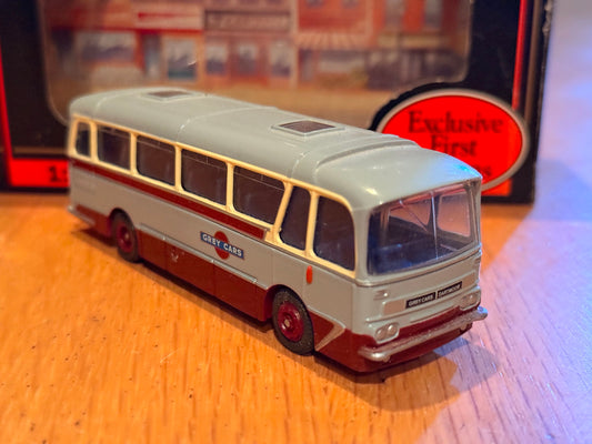 EFE OO Gauge 1:76 12302 - Harrington Grenadier Coach - Grey Cars