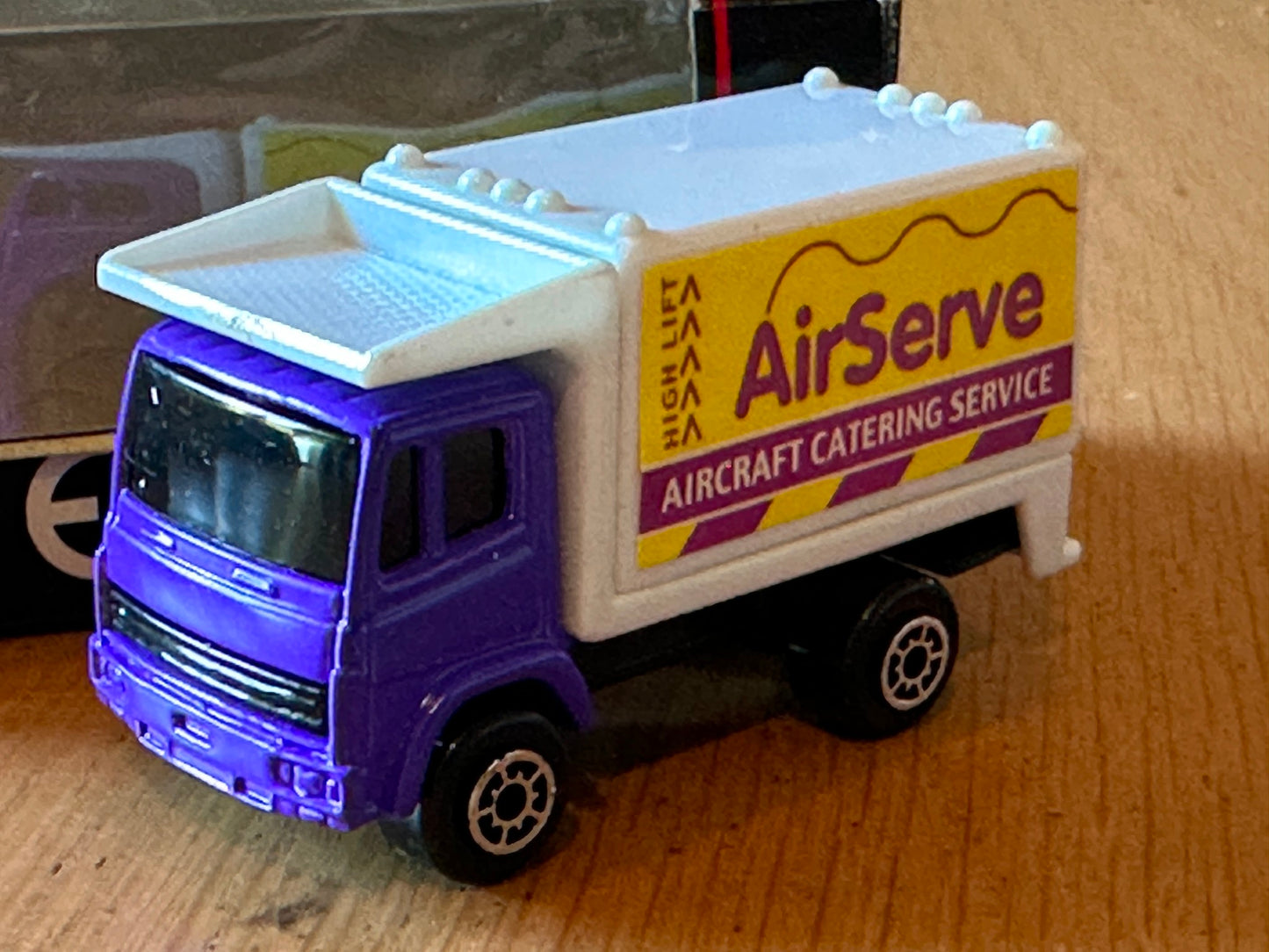 Maisto Special Edition Airport Catering Truck