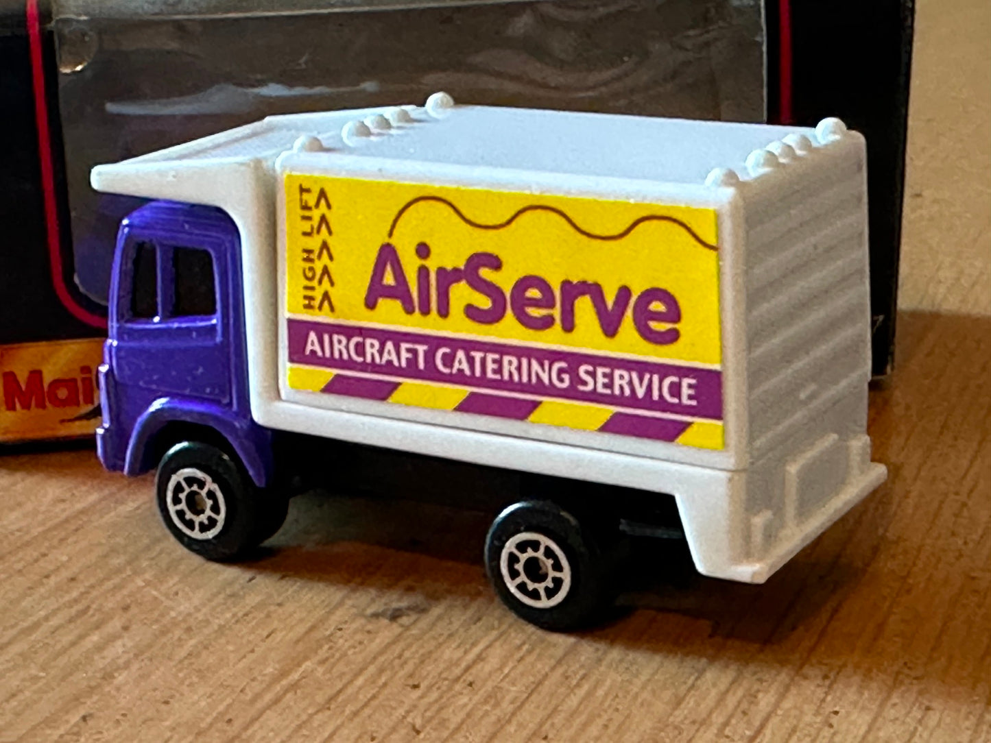 Maisto Special Edition Airport Catering Truck