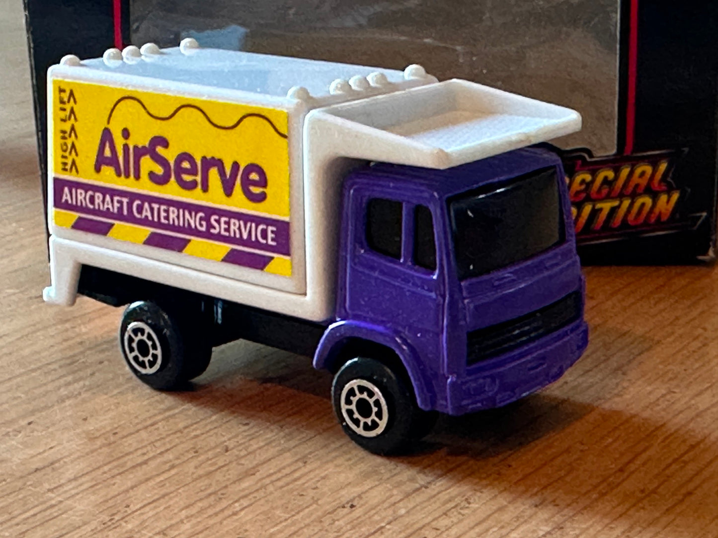 Maisto Special Edition Airport Catering Truck