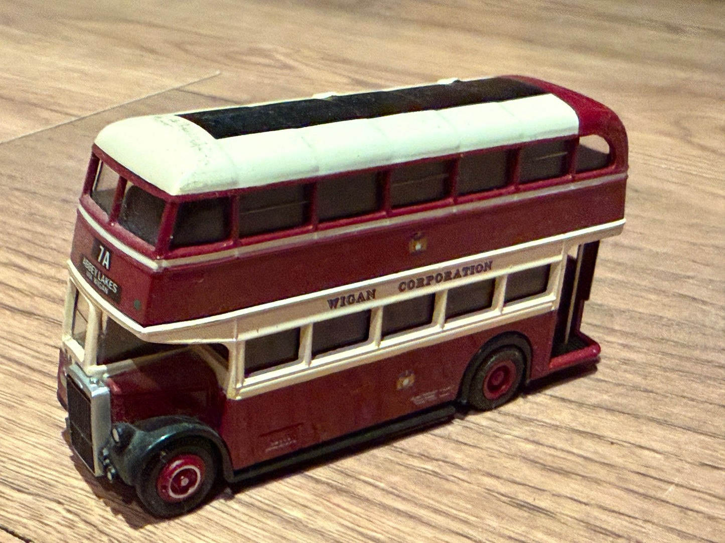 EFE OO Gauge 1:76 16101 - Leyland PD2 Highbridge - Wigan Corporation (No box)