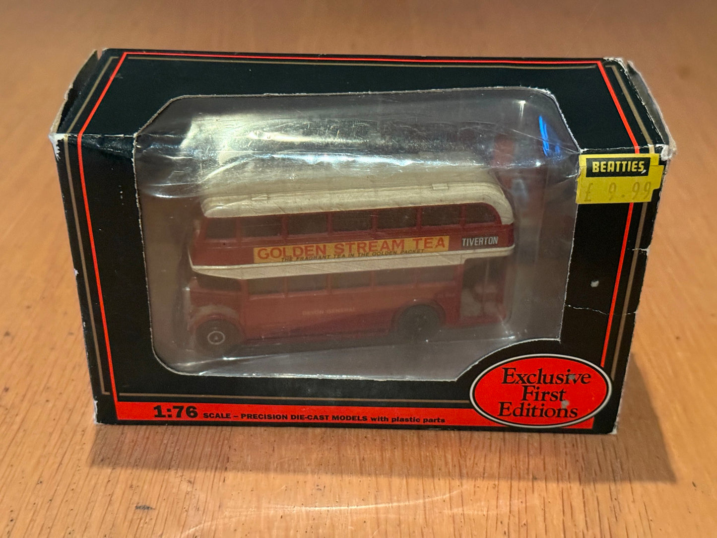EFE OO Gauge 1:76 16004 - Leyland Titan PD2 Lowbridge Bus- Devon General