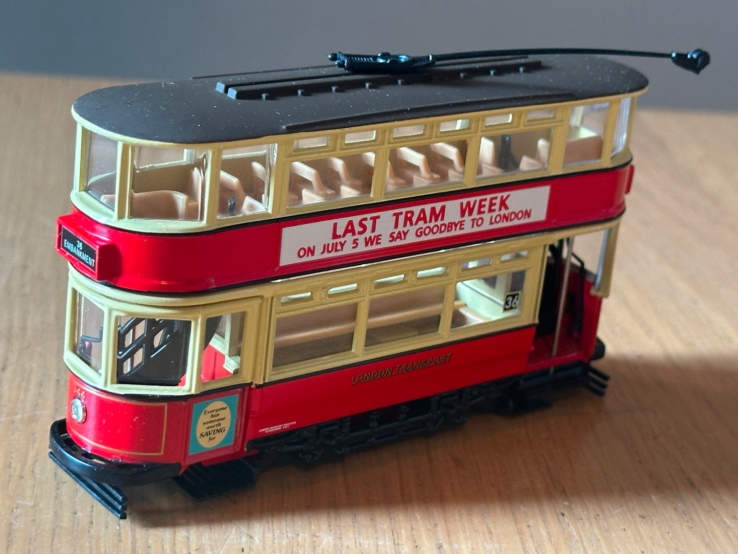 Corgi Tramway Classics 1:76 36704 London Transport Fully Closed Tram