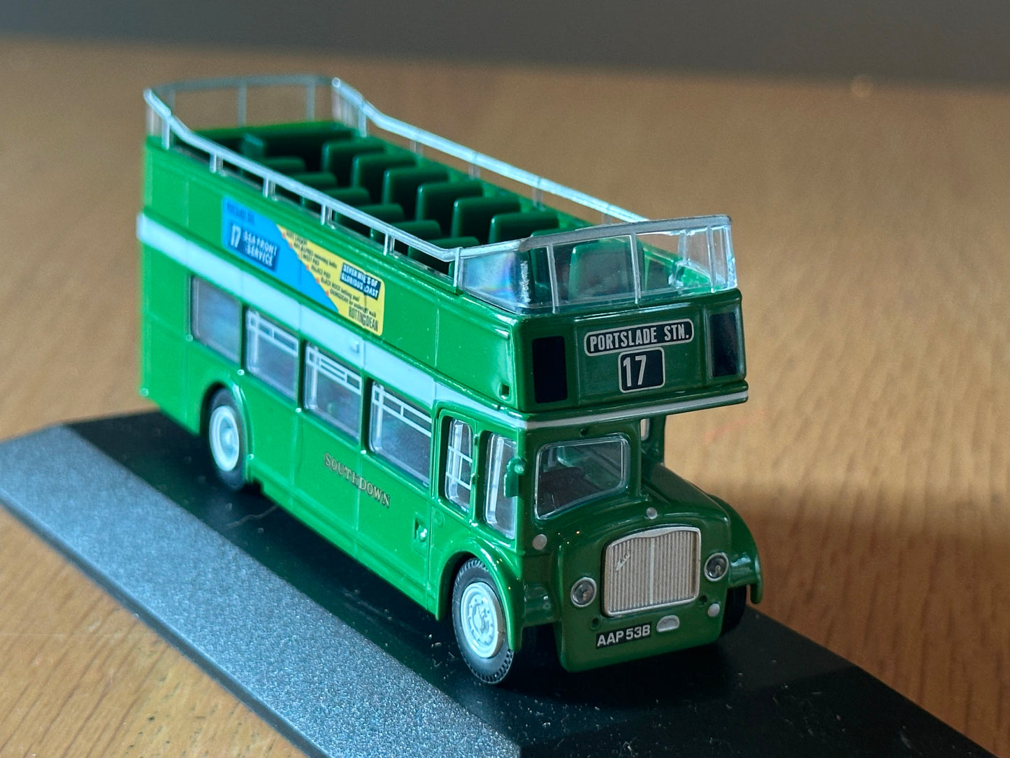 Atlas Great British Buses 1:76 OO Gauge - Southdown Bristol Lodekka FS
