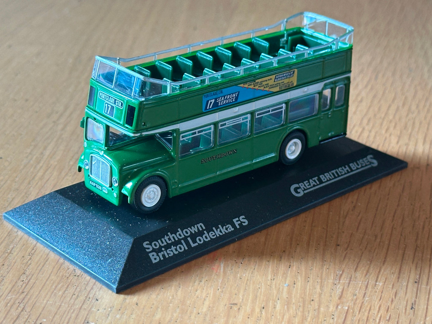 Atlas Great British Buses 1:76 OO Gauge - Southdown Bristol Lodekka FS