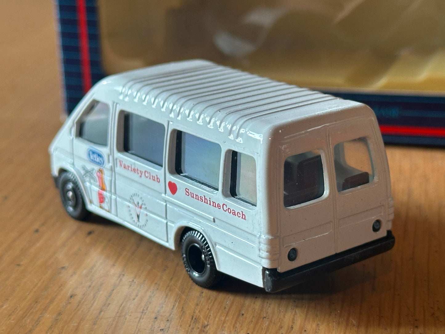 Lledo PM100001 Tetley Tea, Variety Club Sunshine Coach - Ford Transit