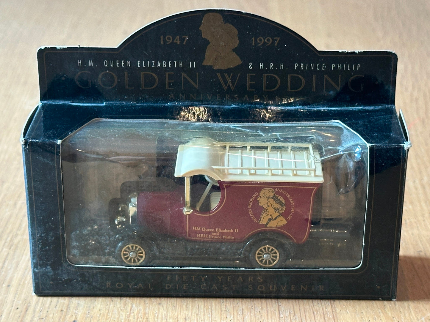 Lledo LP50166, Bull Nose Morris Van, Golden Wedding - HM Queen Elizabeth II