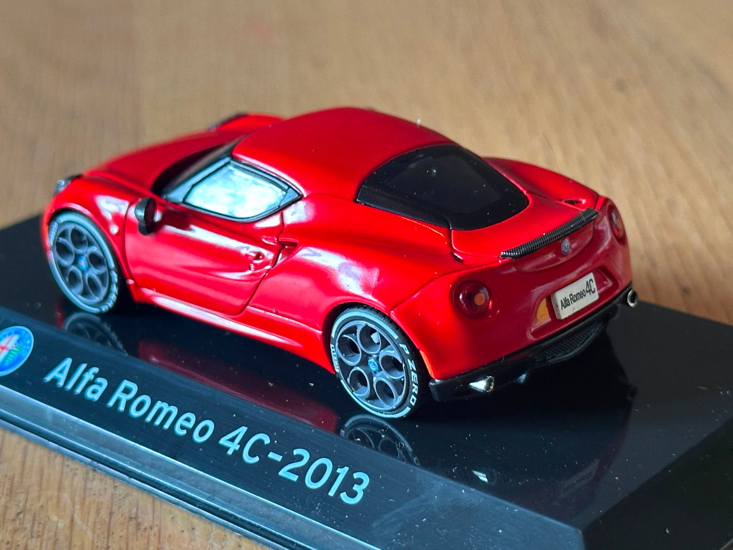 Alfa Romeo 4C (2013) - 1/43 Scale Model - In Display Case
