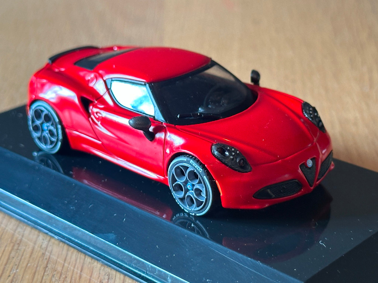 Alfa Romeo 4C (2013) - 1/43 Scale Model - In Display Case