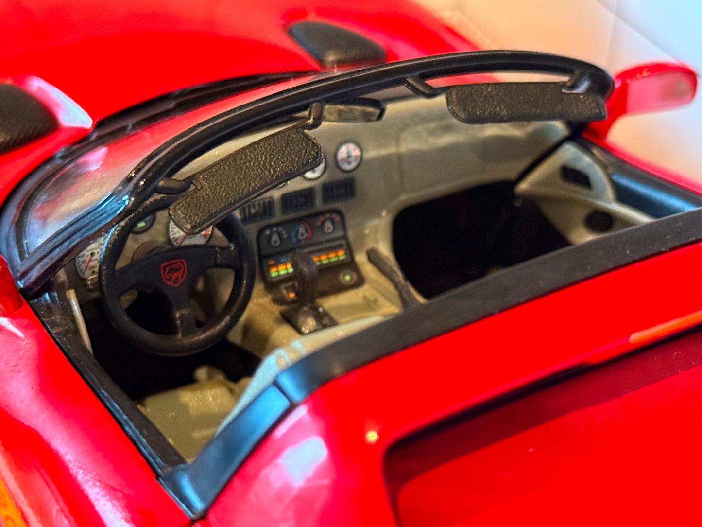 Bburago 1:18 Diecast Dodge Viper GTS Coupe