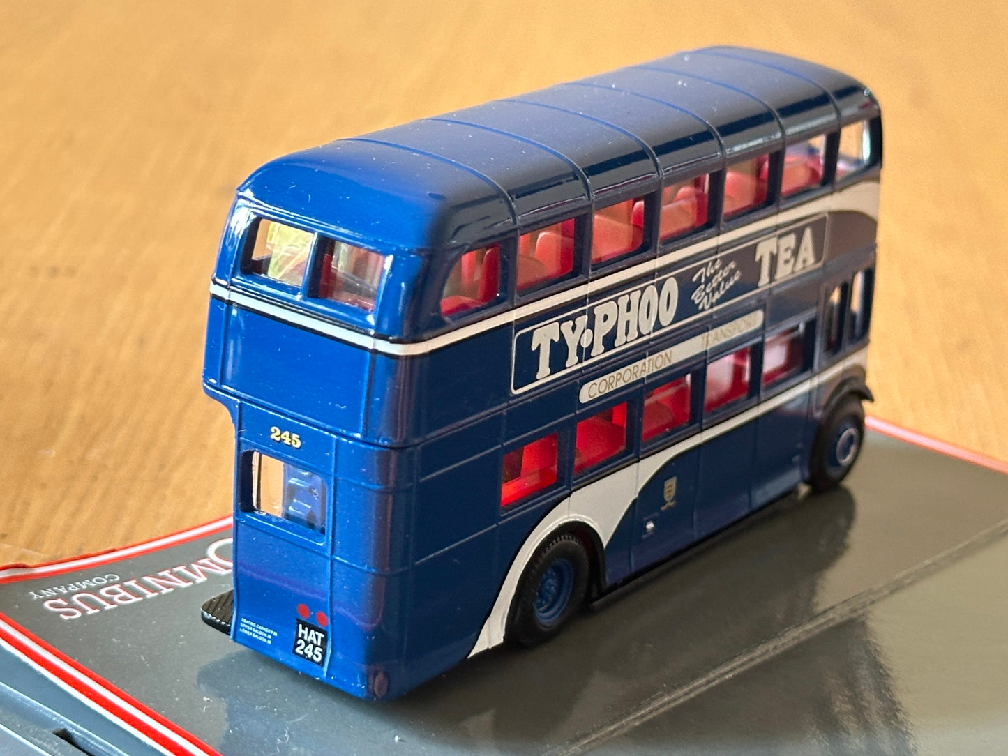 Original Omnibus 1:76 OO Gauge 40401 - AEC Regent II Kingston-Upon-Hull City
