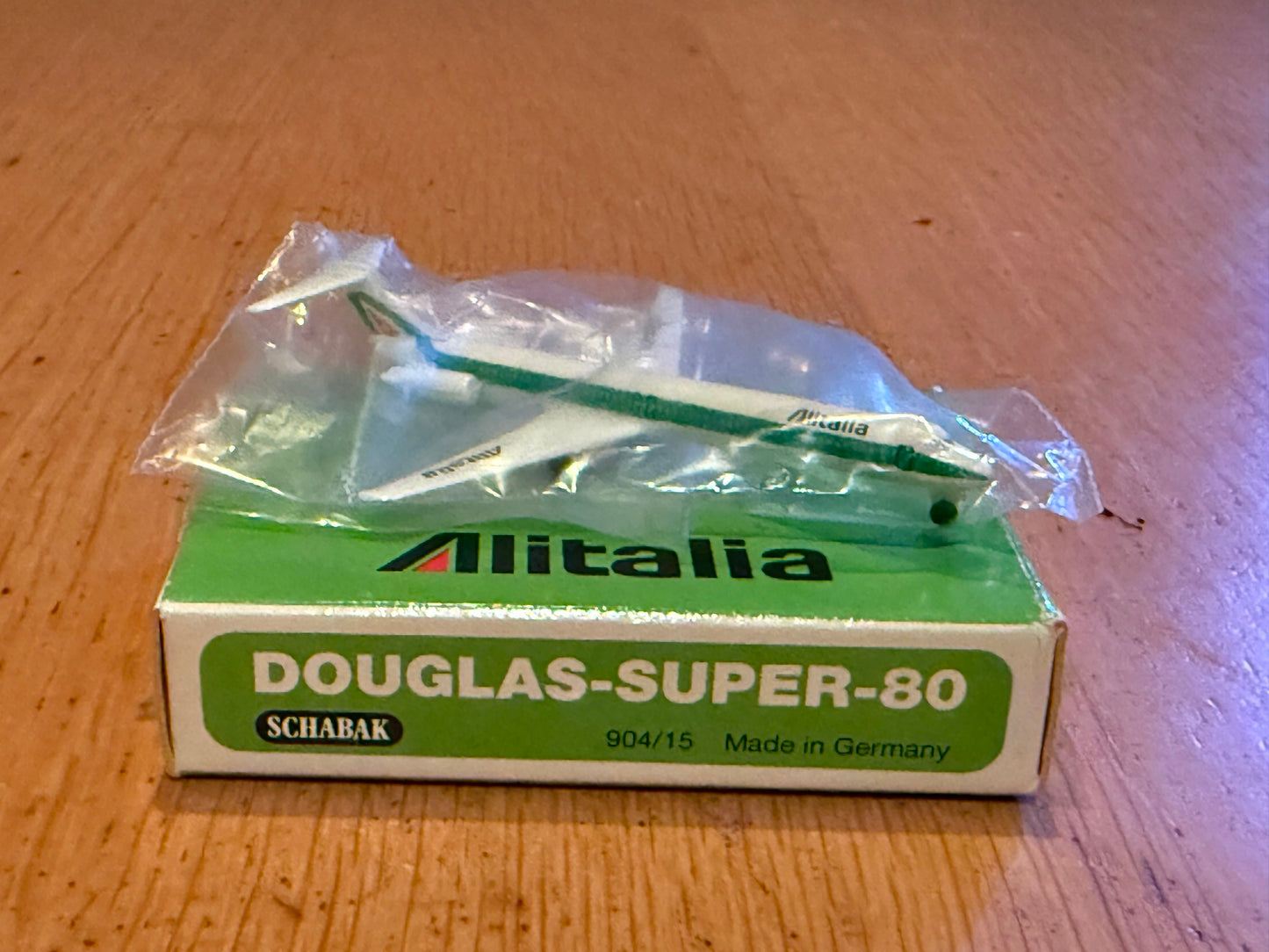 Schabak 1:600 Diecast Aircraft - Douglas Super-80 - Alitalia