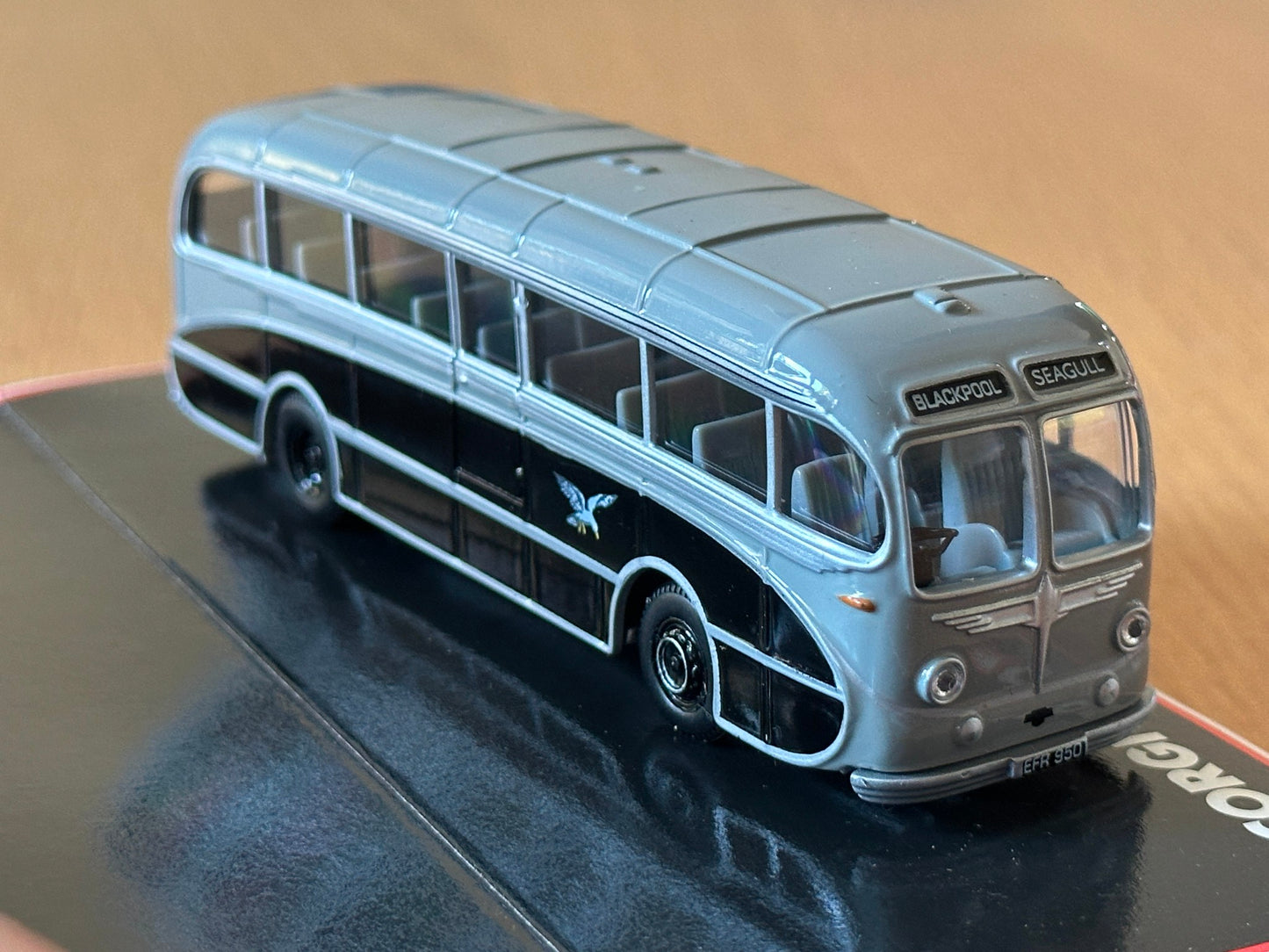 Original Omnibus 1:76 OO Gauge 97170 - Burlingham Seagull Woods - Blackpool Bus