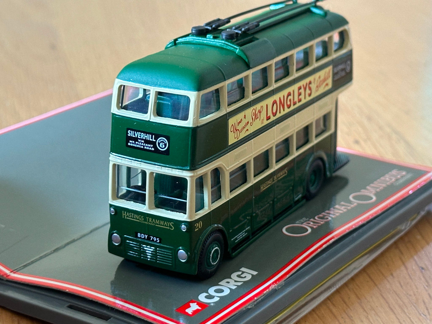 Corgi Original Omnibus OO Gauge 40102 Park Royal Trolleybus Hastings Tramways Co