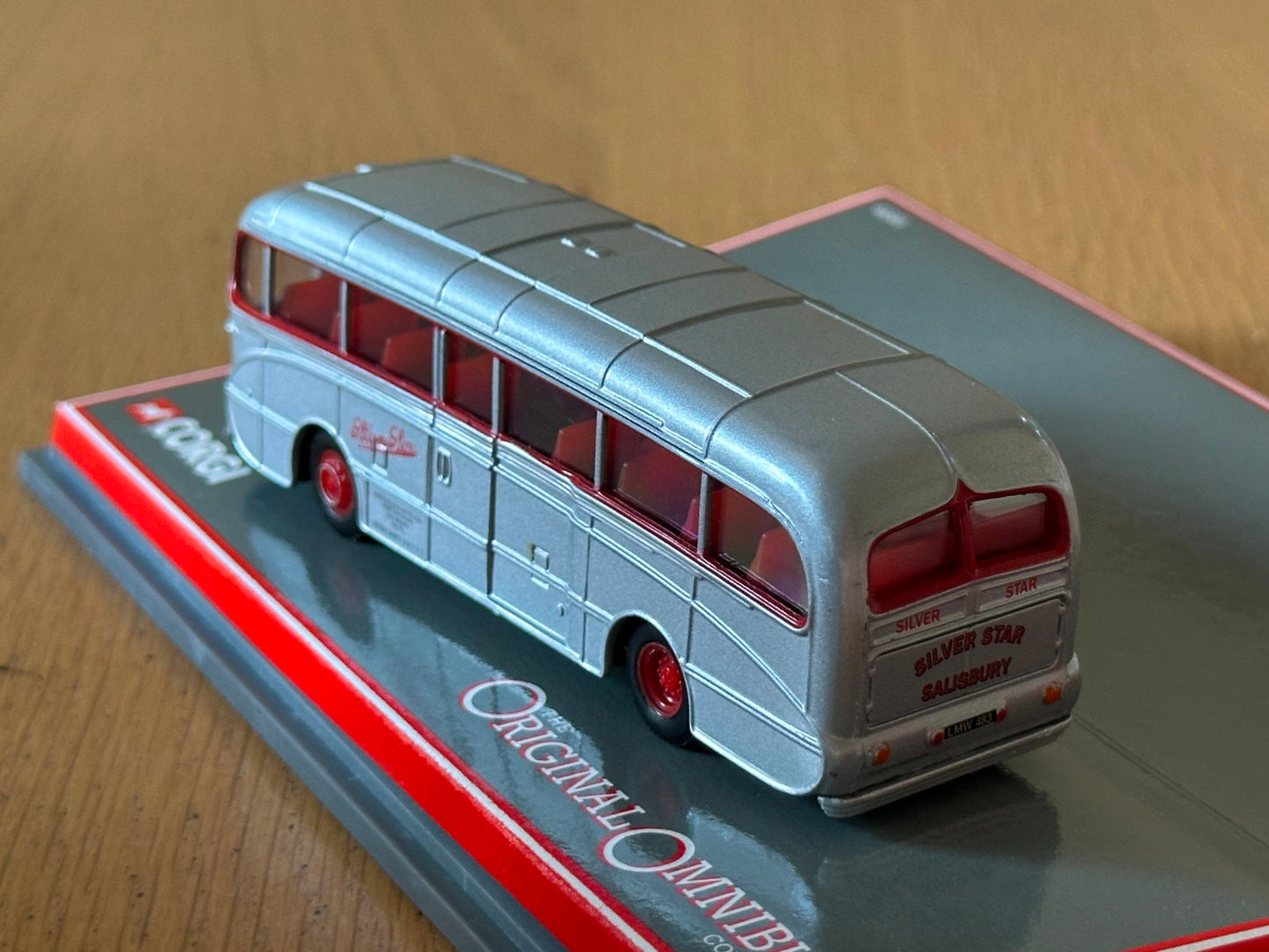 Original Omnibus 1:76 OO Gauge 40303 - Leyland Tiger Cub - Silver Star Motors