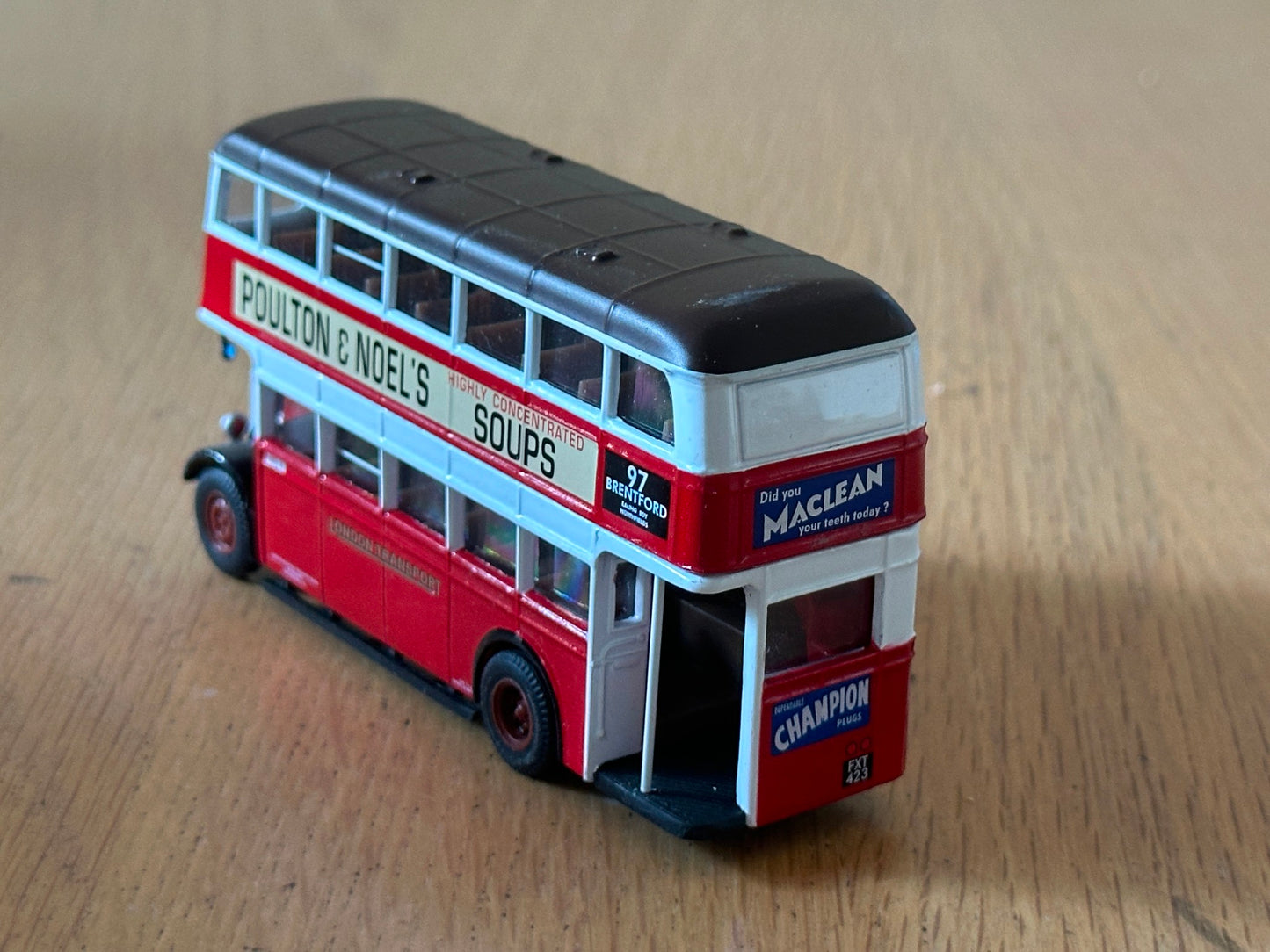 Original Omnibus 1:76 43921 Bristol K Utility Bus - London Transport - No Case