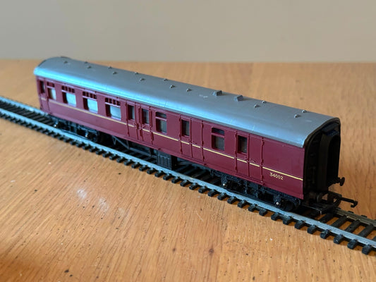 Tri-Ang OO Gauge R28 Mainline Brake 2nd Class Coach RN 34002