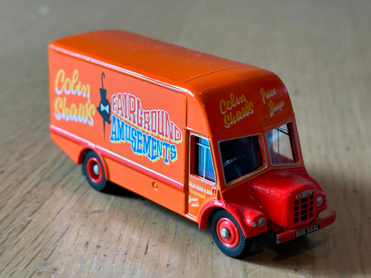 Atlas Editions OO Gauge -  Austin "Noddy" Van - 'Colin Shaw's Amusements'