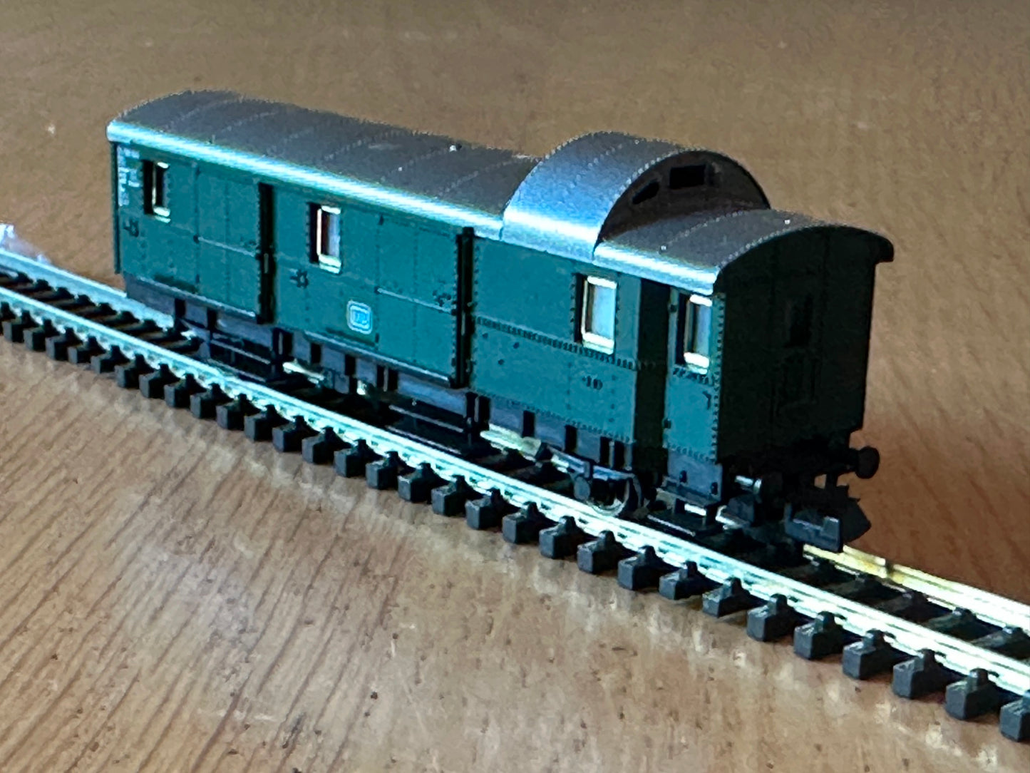 Fleischmann German DR 6 Wheel Baggage Coach In Green - N Gauge