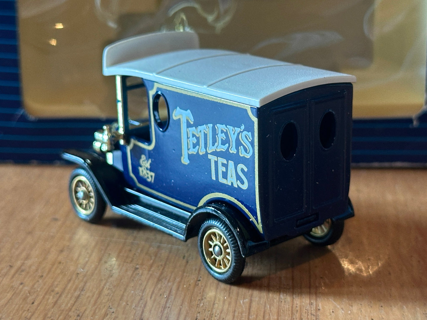 Lledo Days Gone - Typhoo Tea