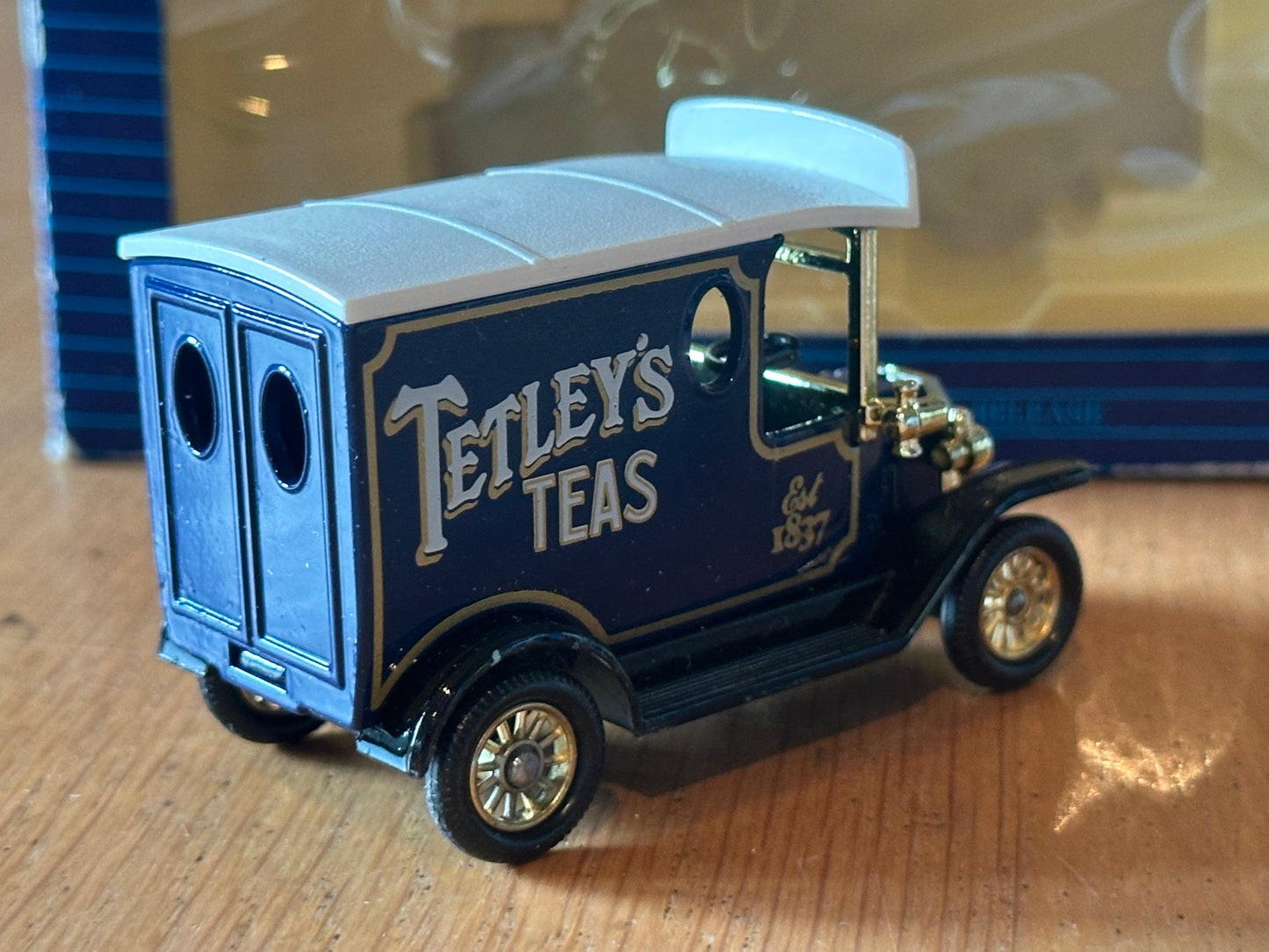 Lledo Days Gone - Typhoo Tea