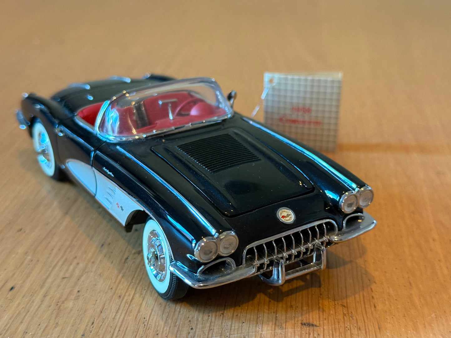 Franklin Mint 1/24 1958 Corvette - No box or accessories