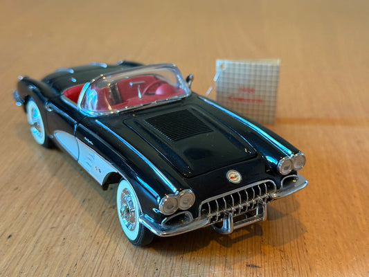 Franklin Mint 1/24 1958 Corvette - No box or accessories
