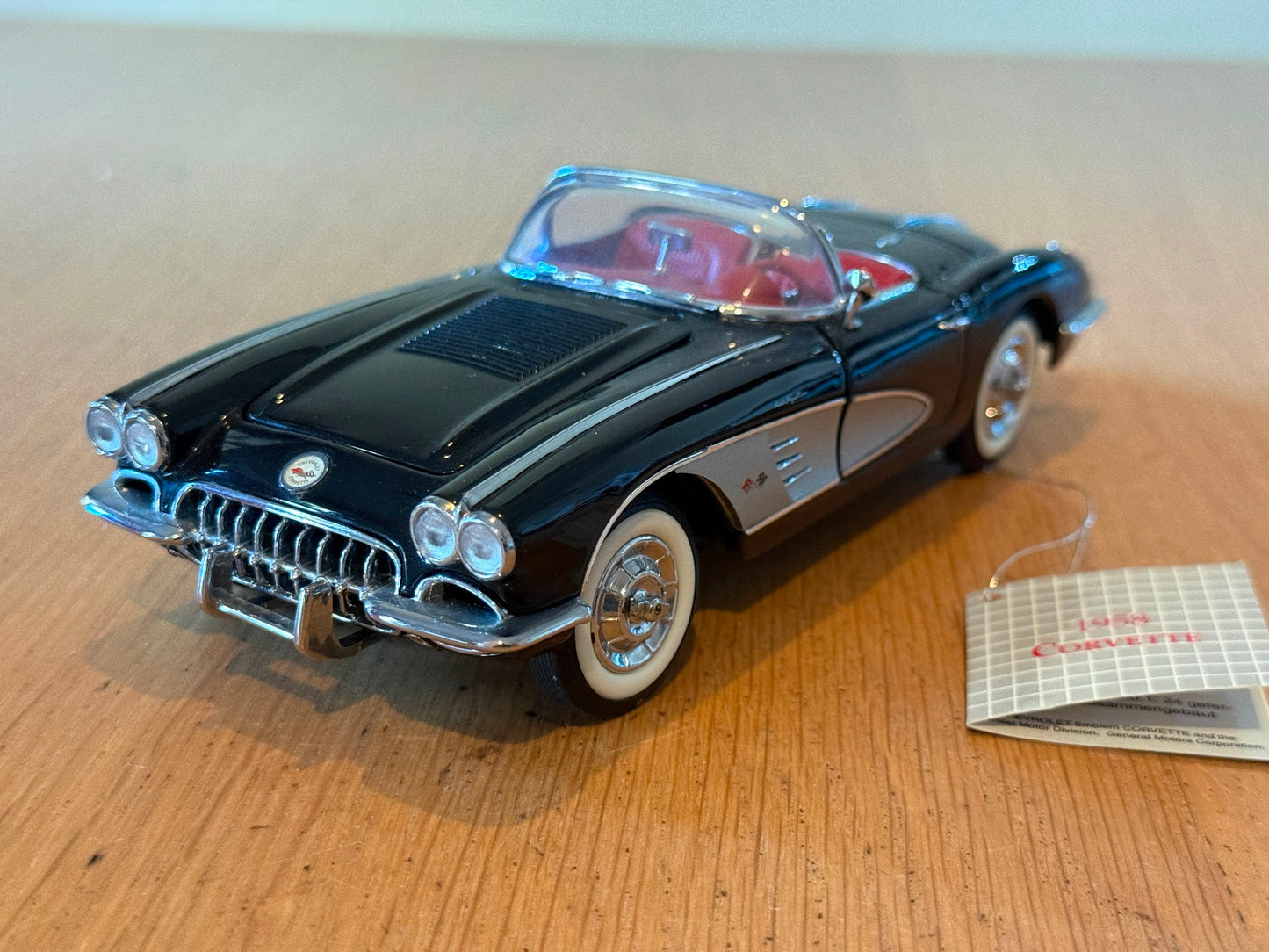 Franklin Mint 1/24 1958 Corvette - No box or accessories