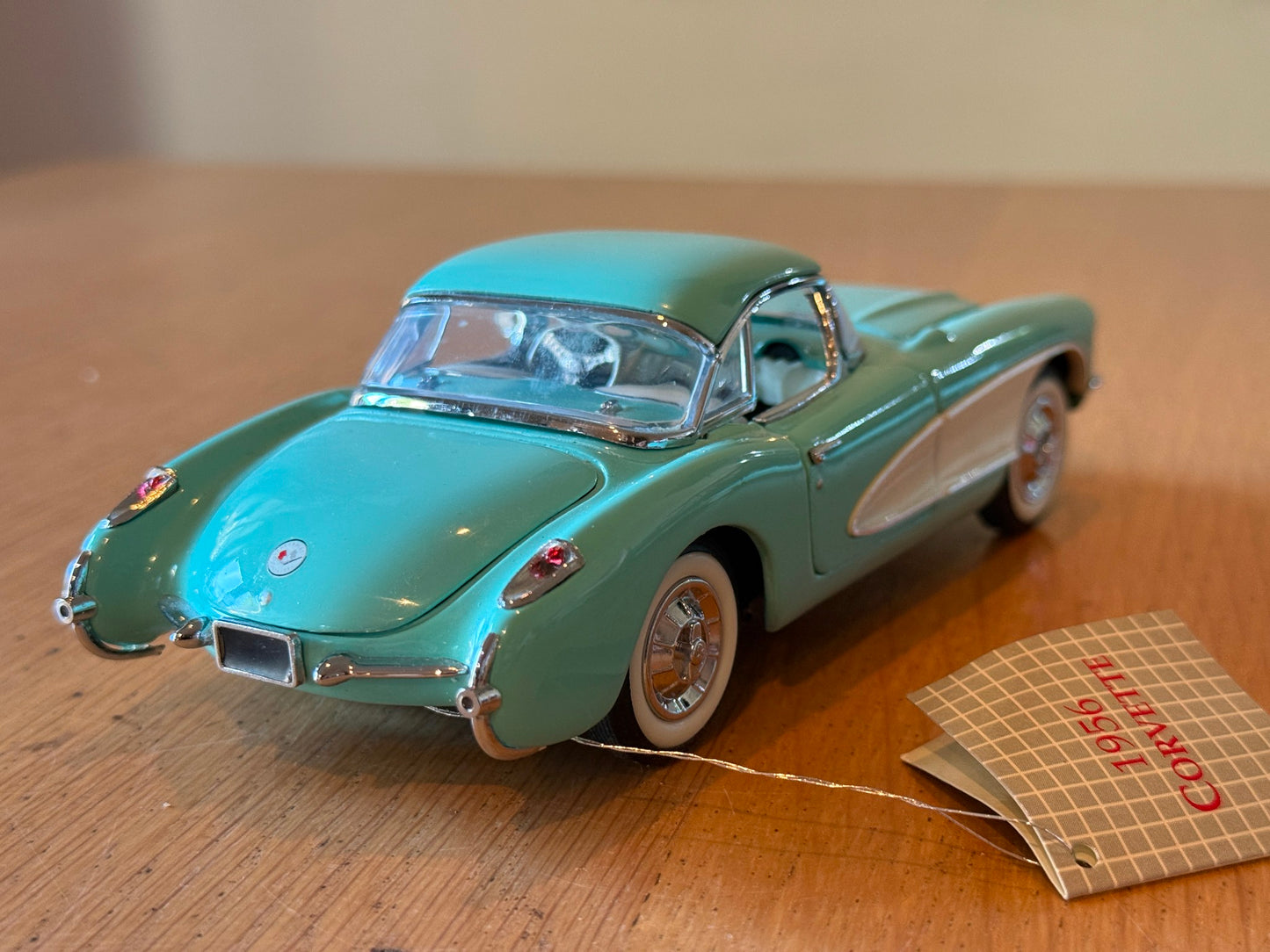 Franklin Mint 1/24 1956 Corvette - No box or accessories