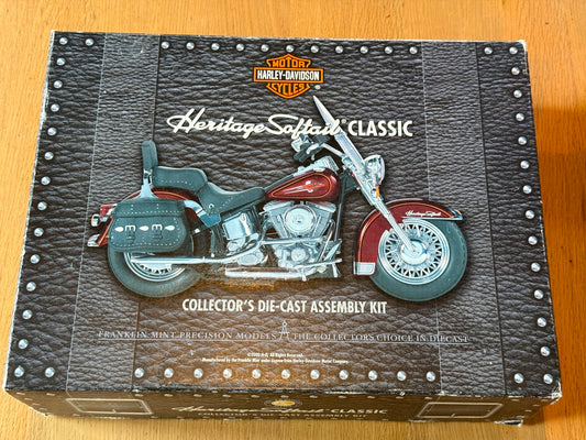 Franklin Mint 1/10 Scale Kit B11ZE88 - Harley Davidson Heritage Softail Classic