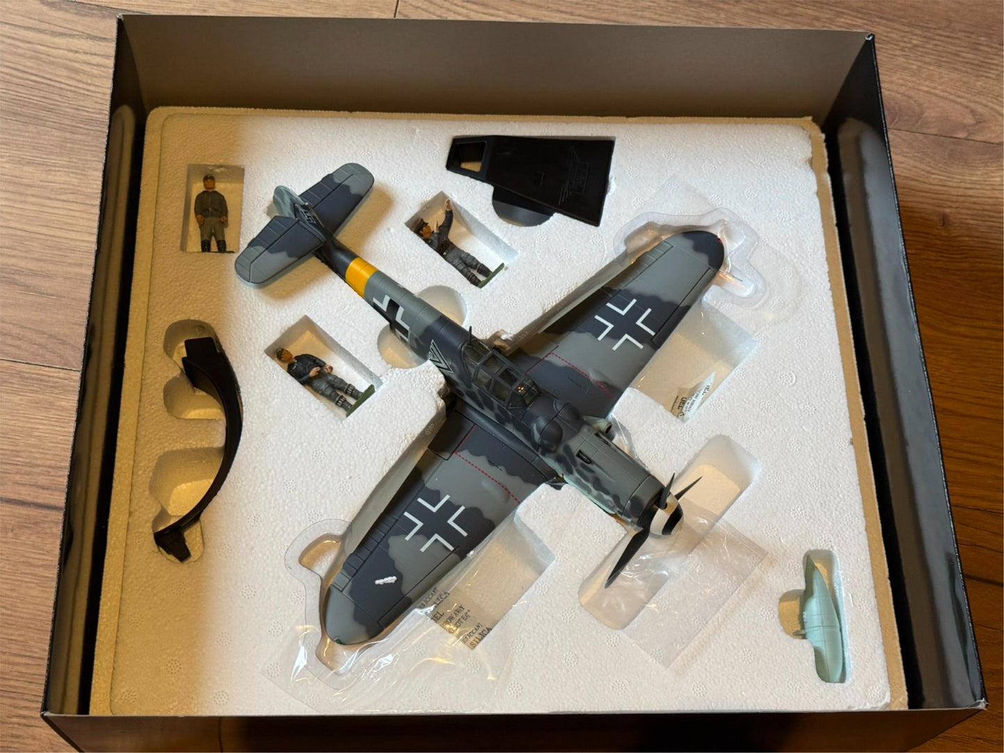 Corgi Aviation US34903 - 1/32 Messerschmitt BF109G-6 - Captain Gerard Barkhorn