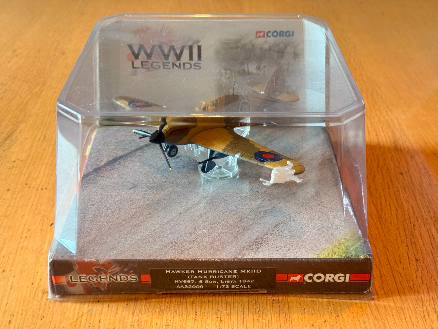 Corgi Aviation AA32009 WWII Legends - Hawker Hurricane MKIID (Tank Buster)