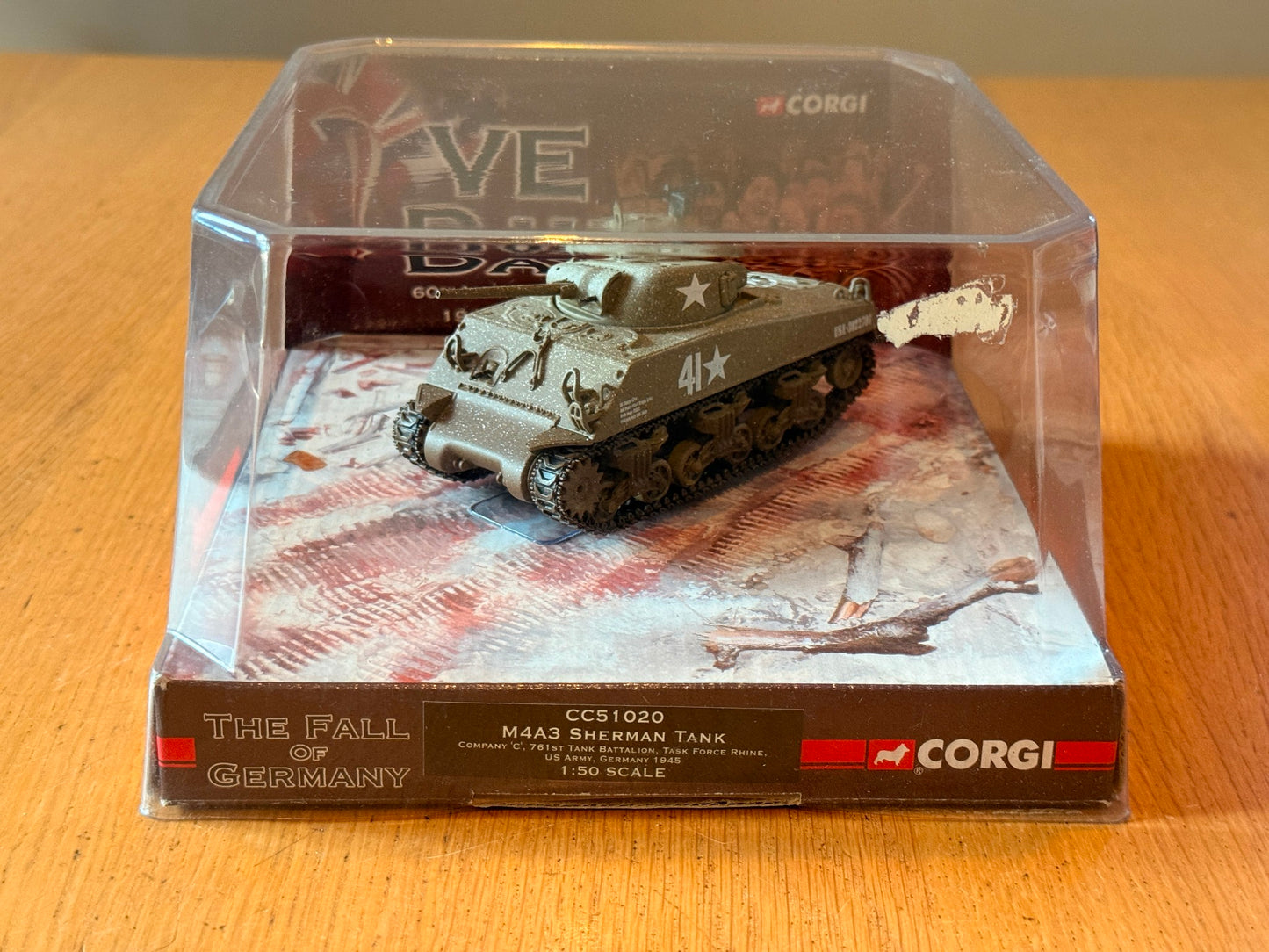 Corgi 51020 1:50 M4A3 Sherman Tank