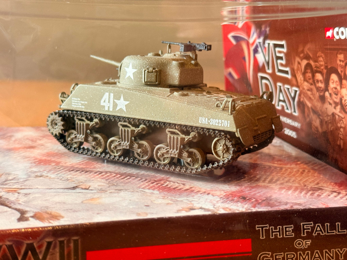 Corgi 51020 1:50 M4A3 Sherman Tank