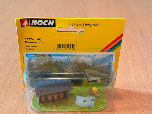 Noch 11724 - HO Scale - Beekeeping and Beekeeper