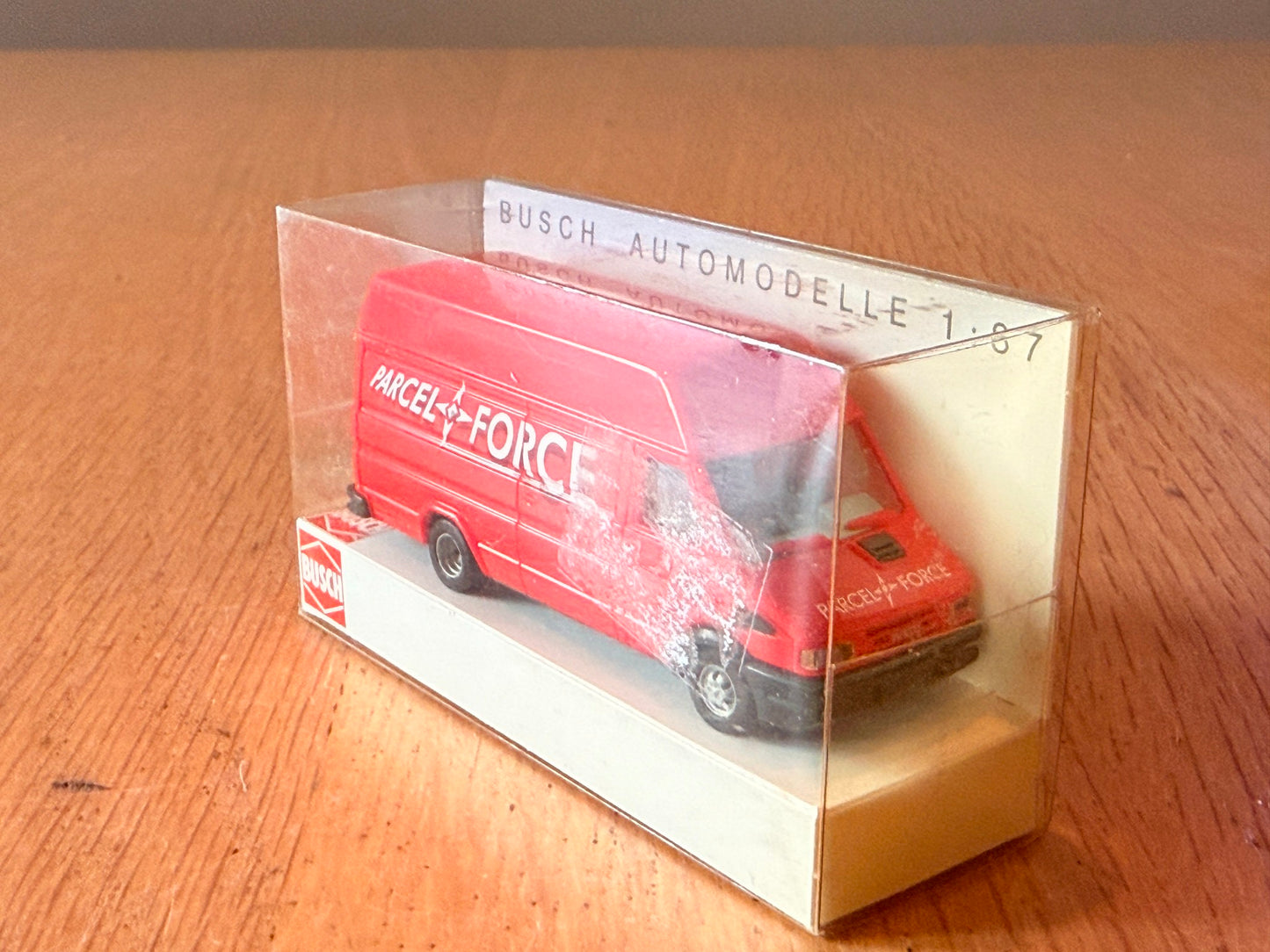 Busch 47913 HO Scale (1:87) Iveco Daily - Parcel Force
