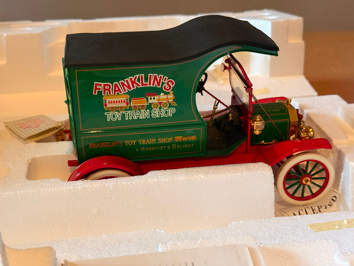 Franklin Mint 1:24 Precision Models Limited Edition 2002 Christmas Truck