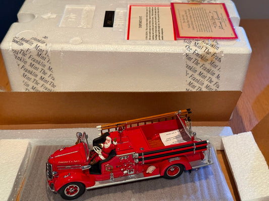 Franklin Mint 1948 Fire Engine Mack Pumper 1:32 with Santa (Missing Dog models)