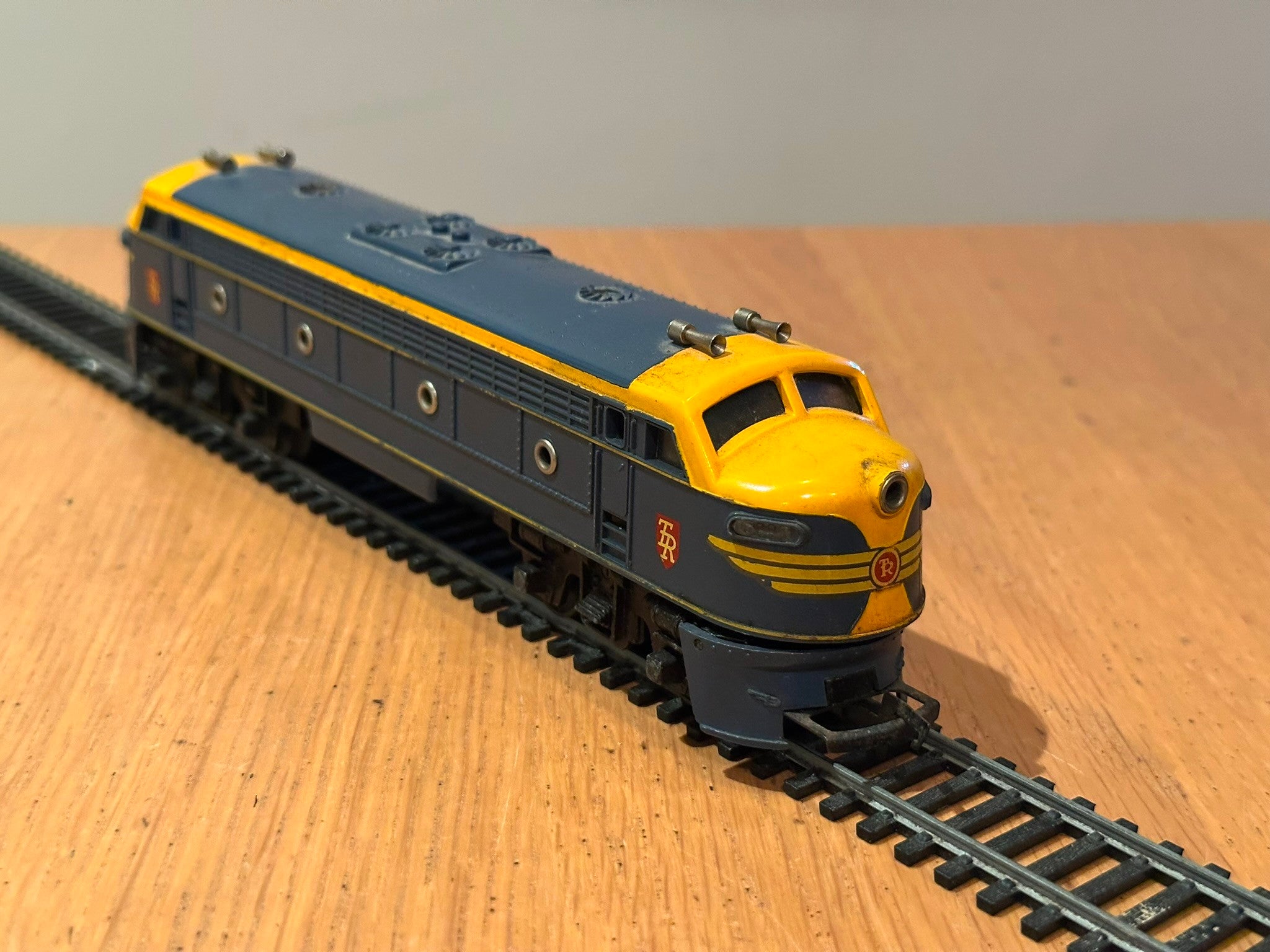 Triang Hornby OO Gauge R159 Transcontinental Diesel. Motor works, ligh ...