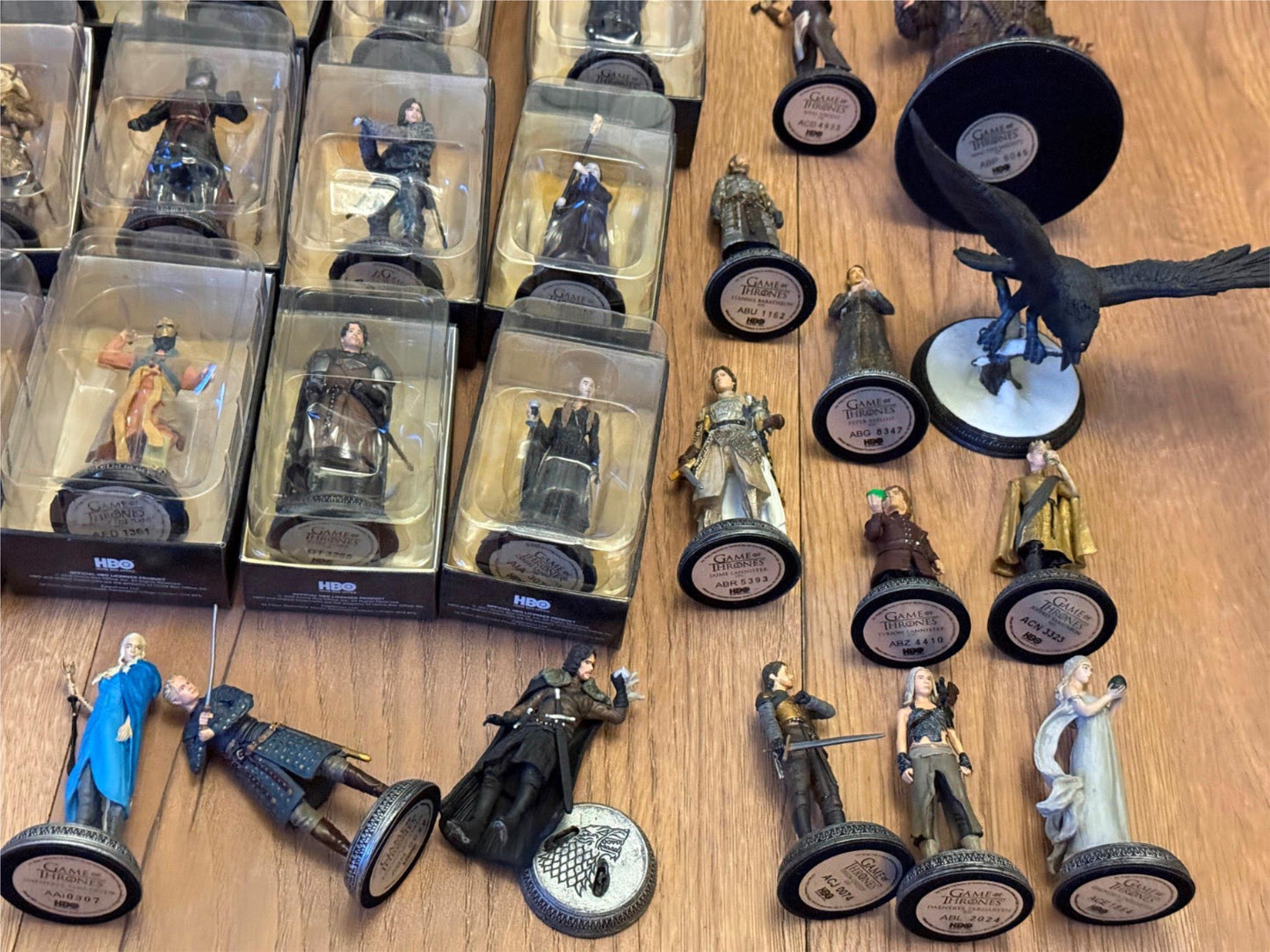 Auction - Large lot of 60 Eaglemoss Game of Thrones Figures & Magazines