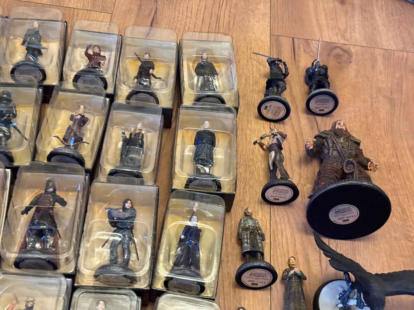 Auction - Large lot of 60 Eaglemoss Game of Thrones Figures & Magazines