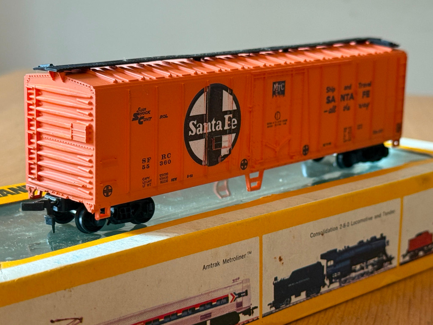 Bachmann HO Scale - 50' Reefer - Santa Fe SFRC 55360