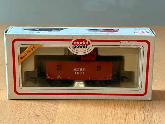 Model Power 99143 HO Scale - ATSF 1621 Caboose