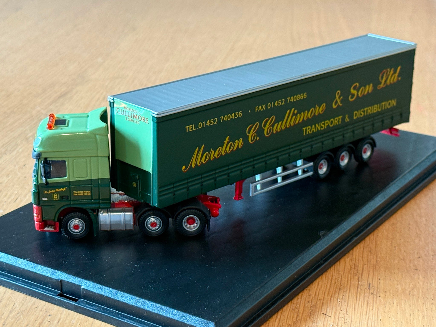 Oxford Diecast Haulage DAF12CS - DAF 105 XXL Moreton Cullimore Curtainsider 1:76