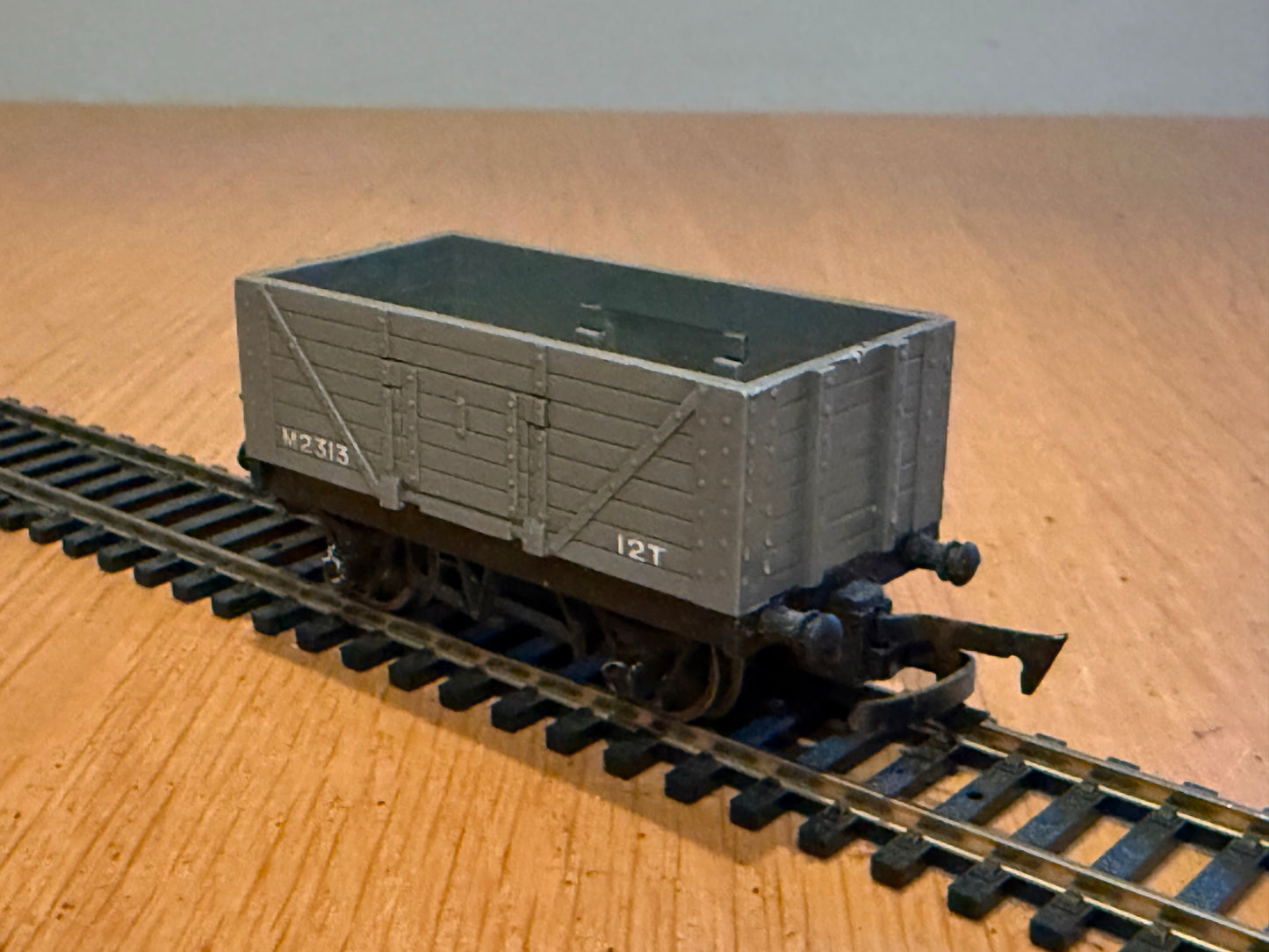 Hornby R112 OO Gauge Wagon 7 plank open wagon M2313