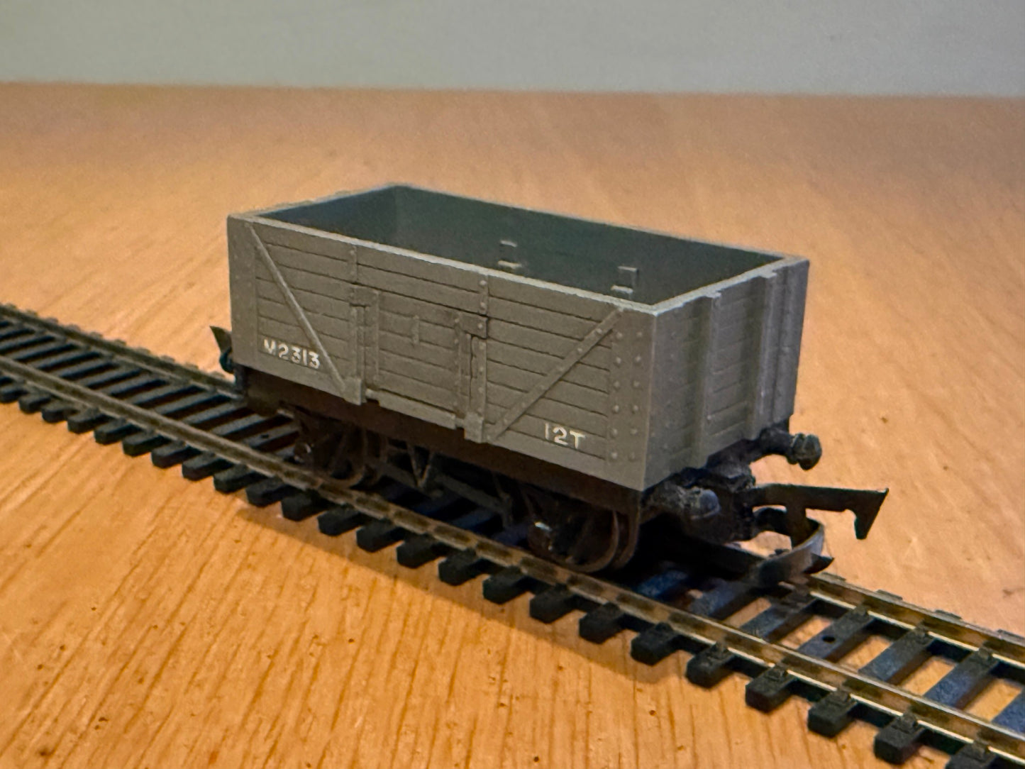 Hornby R112 OO Gauge Wagon 7 plank open wagon M2313